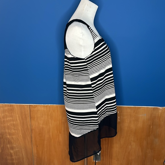 Studio Y tank top - Picture 4 of 7